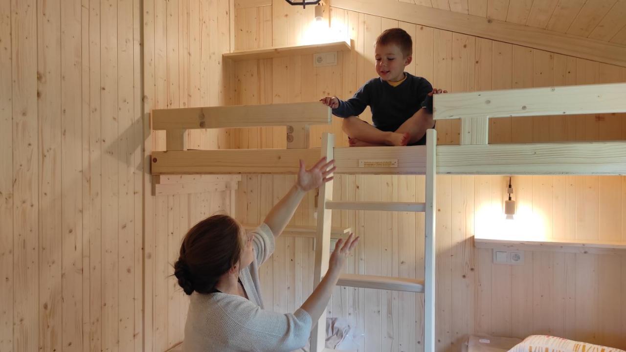 Lacustra Cabanes accessibles en canoé et Chalets tout confort Flayat Extérieur photo