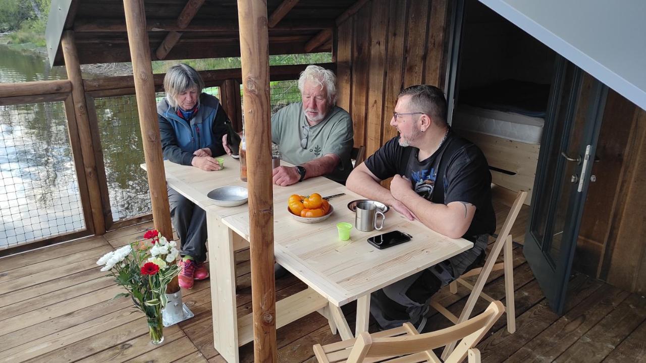 Lacustra Cabanes accessibles en canoé et Chalets tout confort Flayat Extérieur photo
