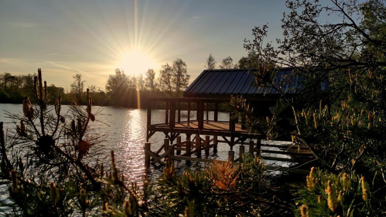 Lacustra Cabanes accessibles en canoé et Chalets tout confort Flayat Extérieur photo