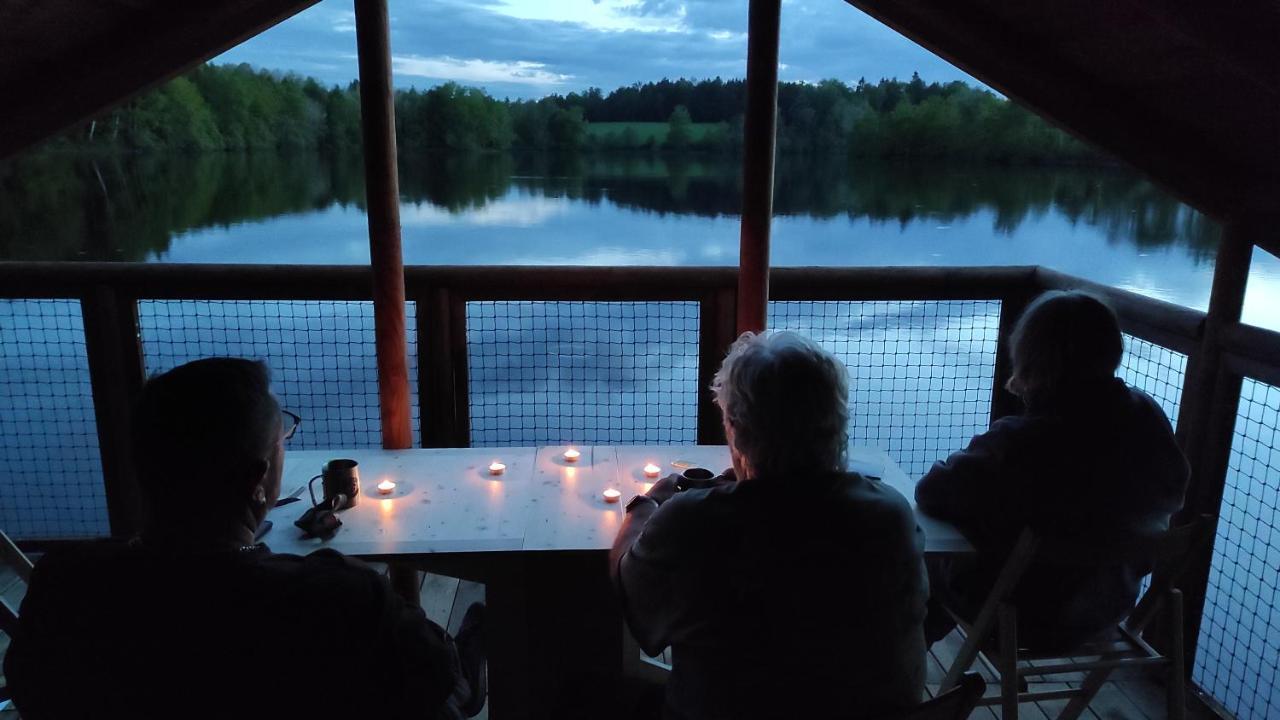 Lacustra Cabanes accessibles en canoé et Chalets tout confort Flayat Extérieur photo