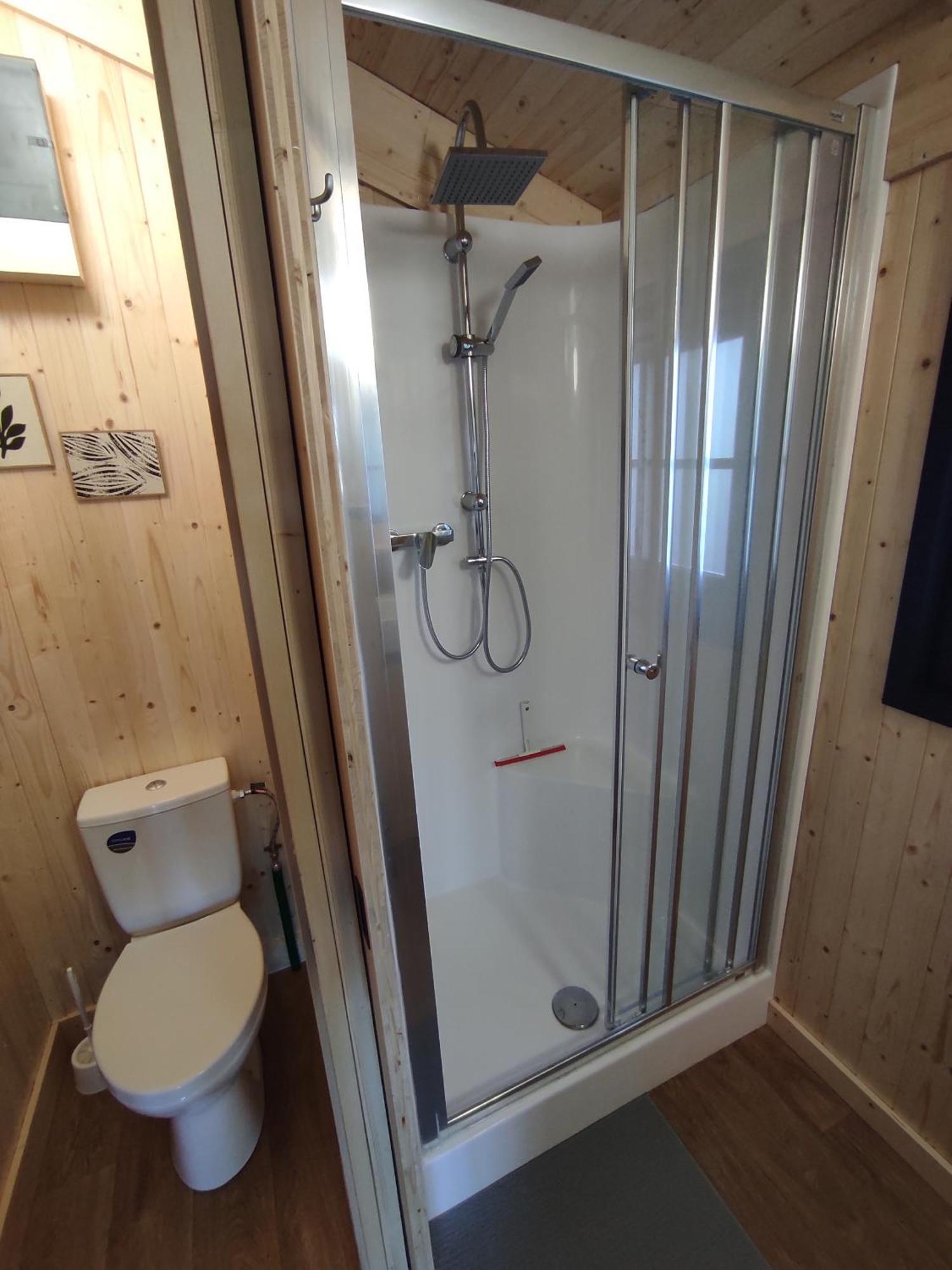 Lacustra Cabanes accessibles en canoé et Chalets tout confort Flayat Chambre photo