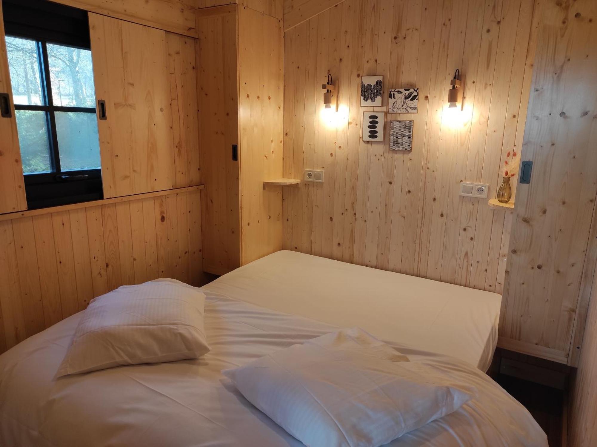 Lacustra Cabanes accessibles en canoé et Chalets tout confort Flayat Extérieur photo