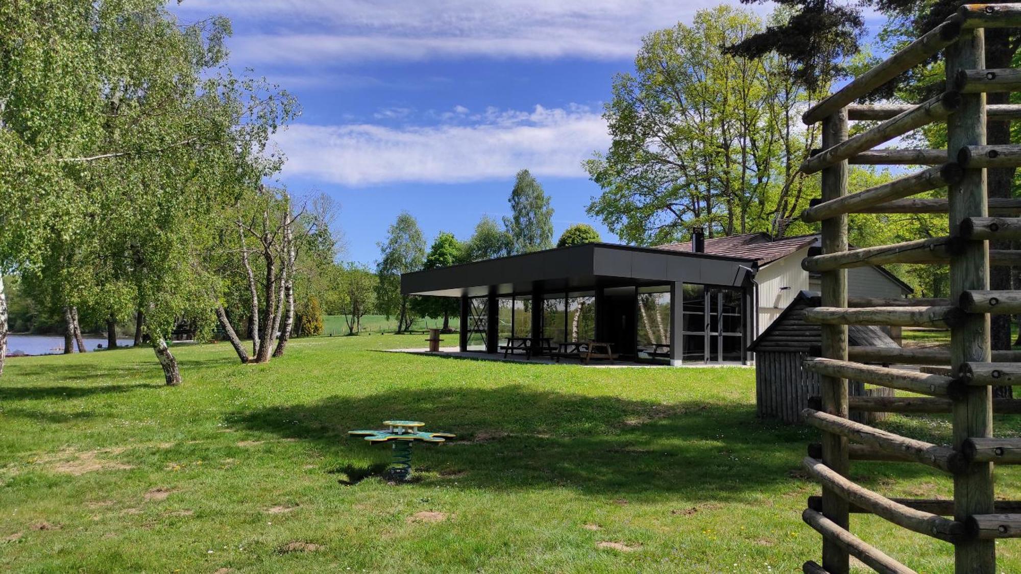 Lacustra Cabanes accessibles en canoé et Chalets tout confort Flayat Extérieur photo