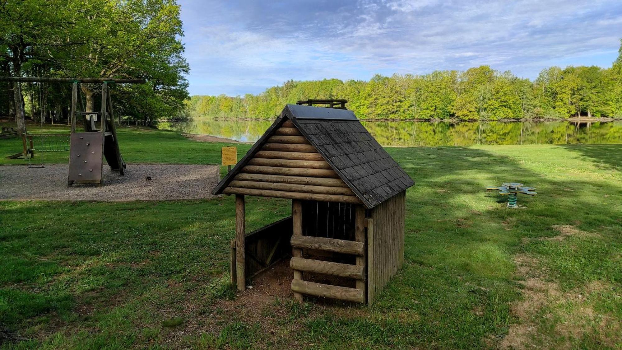 Lacustra Cabanes accessibles en canoé et Chalets tout confort Flayat Extérieur photo