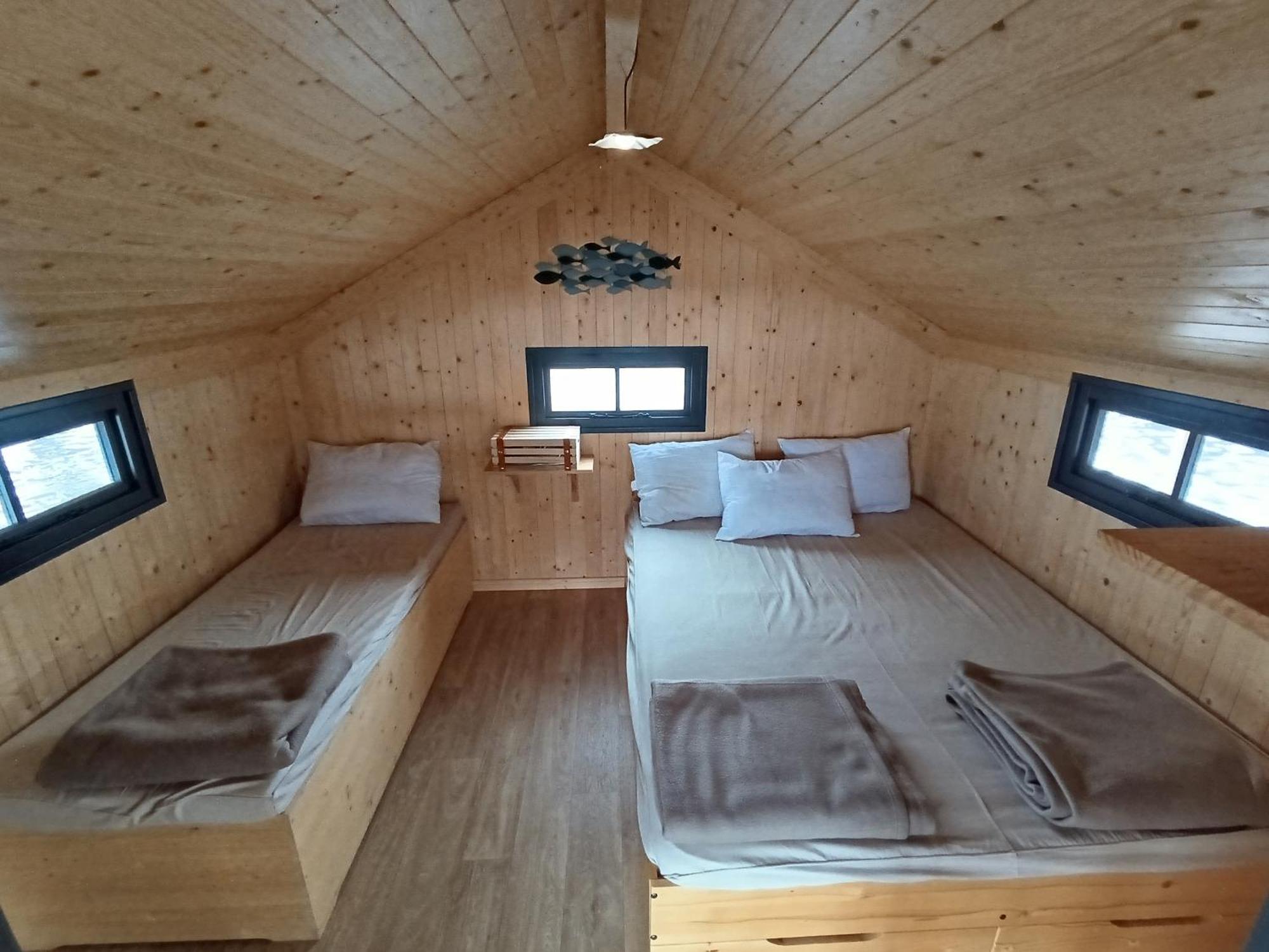 Lacustra Cabanes accessibles en canoé et Chalets tout confort Flayat Chambre photo
