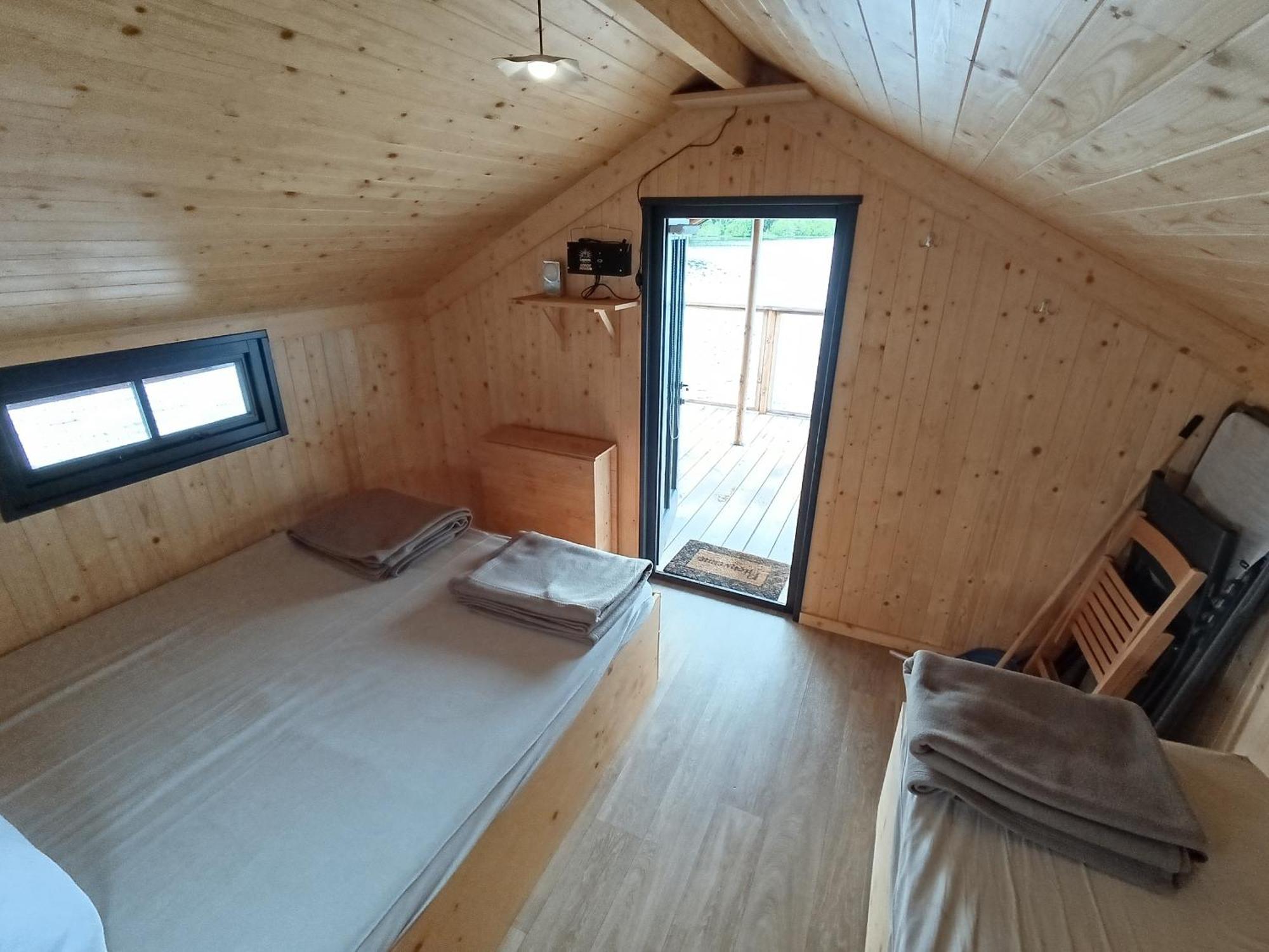 Lacustra Cabanes accessibles en canoé et Chalets tout confort Flayat Chambre photo