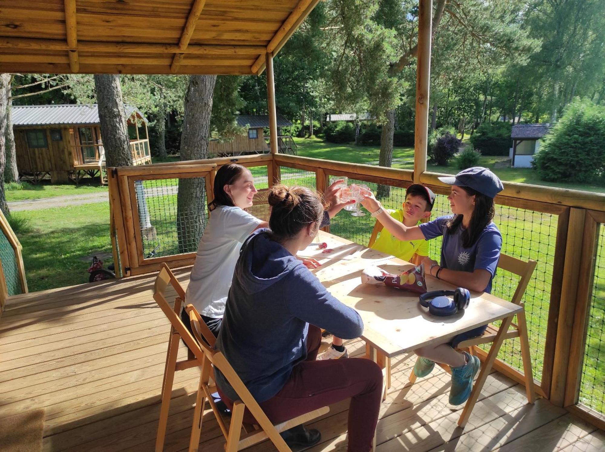 Lacustra Cabanes accessibles en canoé et Chalets tout confort Flayat Extérieur photo