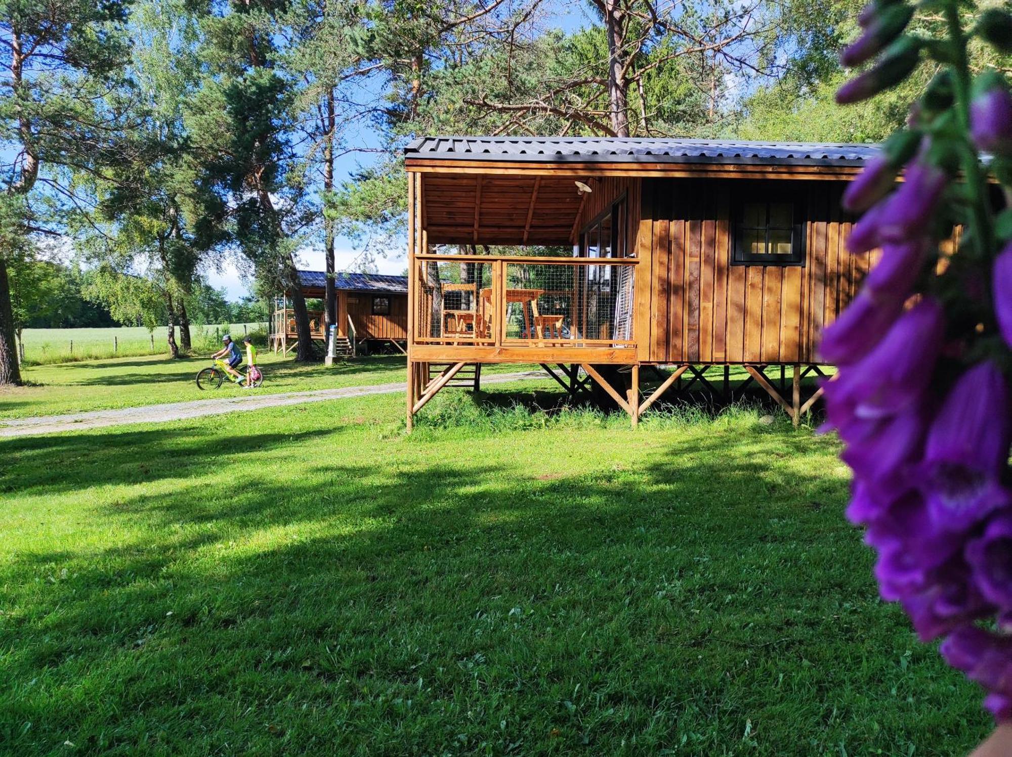 Lacustra Cabanes accessibles en canoé et Chalets tout confort Flayat Chambre photo