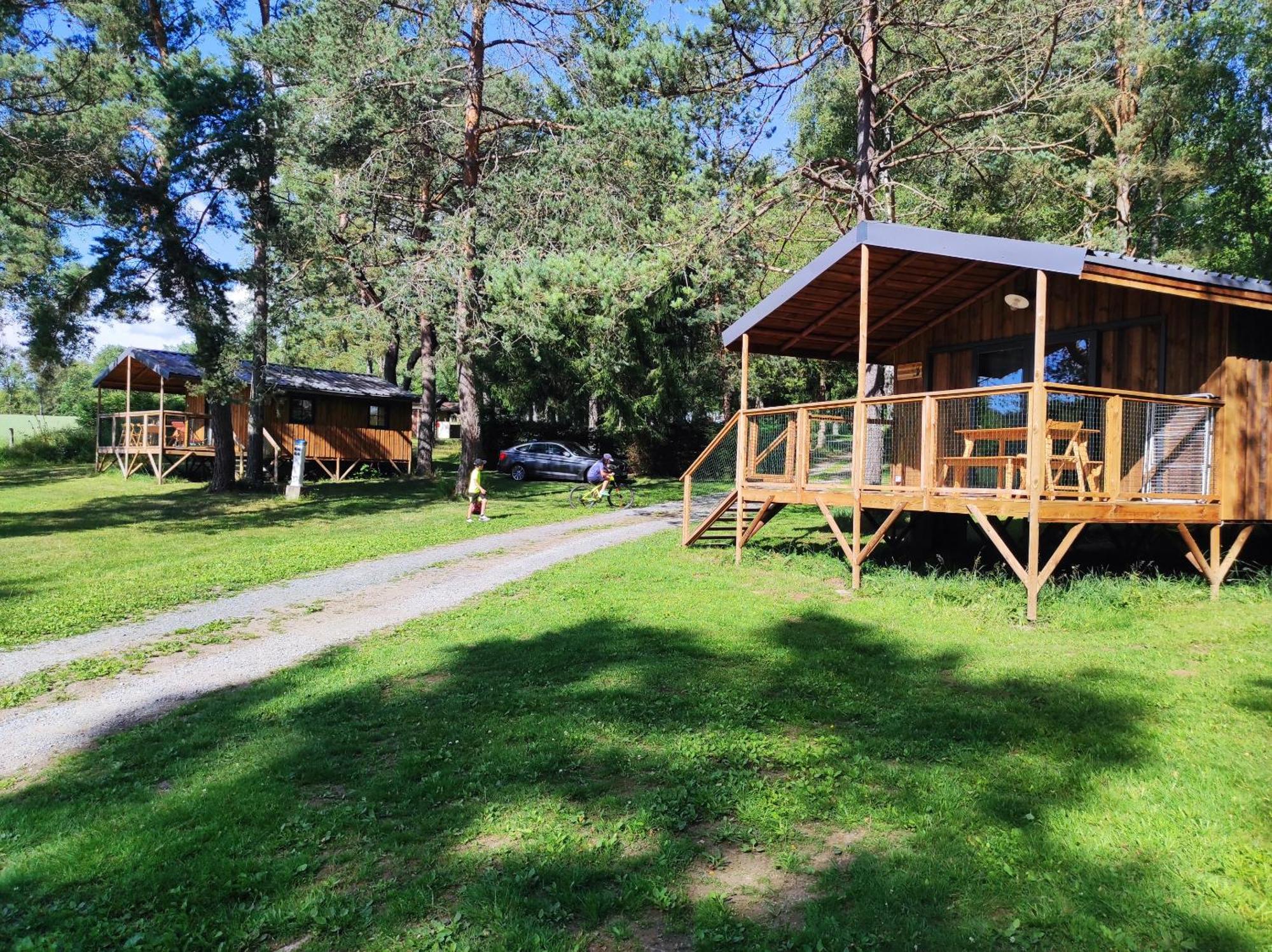 Lacustra Cabanes accessibles en canoé et Chalets tout confort Flayat Chambre photo