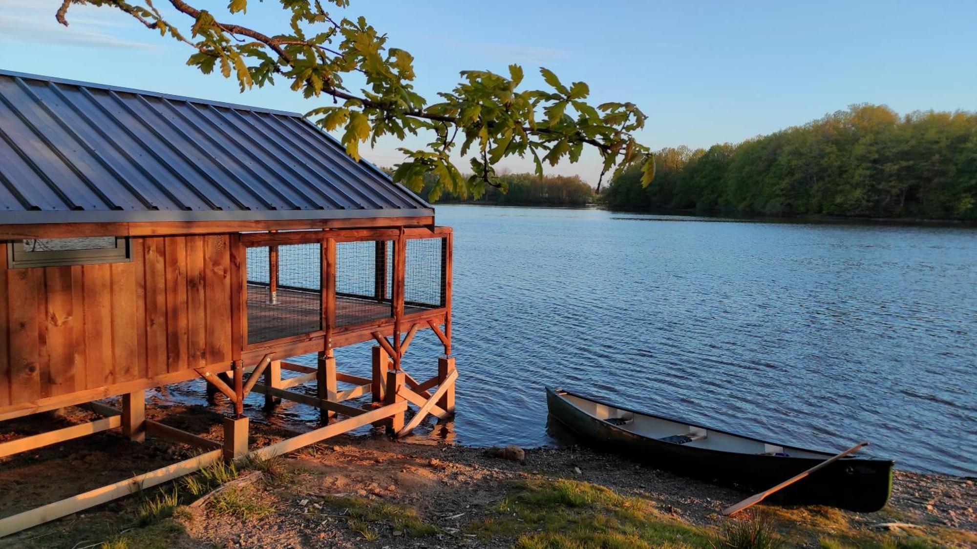 Lacustra Cabanes accessibles en canoé et Chalets tout confort Flayat Extérieur photo